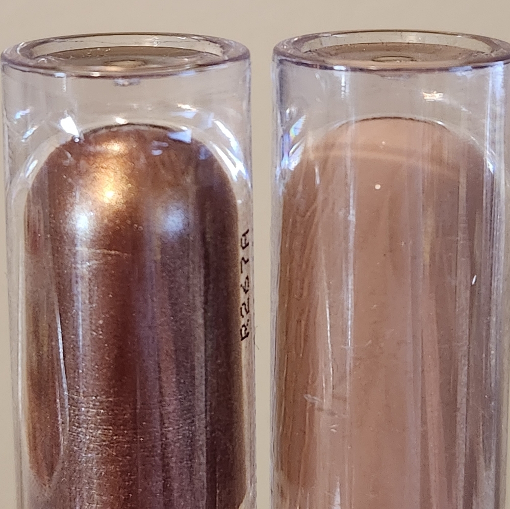 REVOLUTION EYE CHROME LIQUOD EYESHADOW - Picture 3 of 4